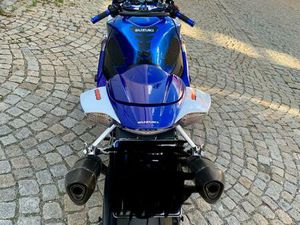 SUZUKI GSXR 1000 K7 AKRAPOVIC TOP ZUSTAND EIN HINGUCKER