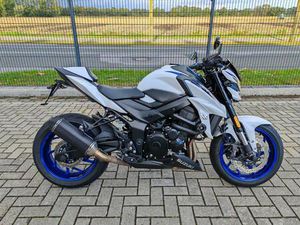 SUZUKI GSX-S 750 ABS EXTRAS + HELM