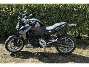 WUNDERSCHÖNE UND GEPFLEGTE BMW F900 R IN BLACKSTORM METALLIC