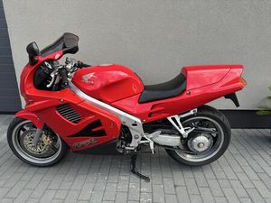 HONDA VFR 750 F PIEKNA SZTUKA! BLASZKI