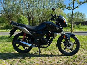 HONDA CB125F (BJ 2020) * WENIG KM