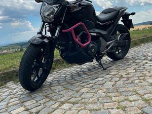 HONDA NC 750S A2 GEDROSSELT 48 PS, TIEFERGELEGT