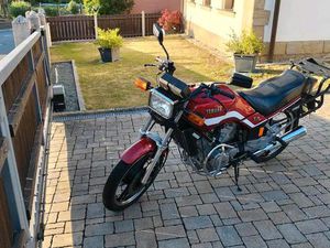 YAMAHA XZ 550