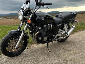 YAMAHA 1200 XJR