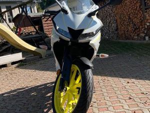 TOP 125 CCM YAMAHA YZFR 125 / YZF R 125 YZF R125 WEIß/ NEONGELB
