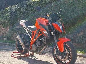 SUPER DUKE R