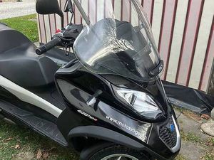 PIAGGIO MP3 400 HPE NEUWERTIG MFK CANTON GRISONS -