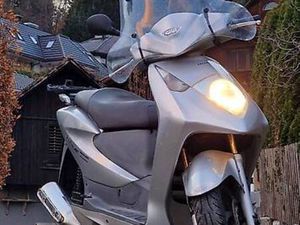 HONDA SES 125 DYLAN ROLLER, TOPCASE INKLUSIVE CANTON SAINT-GALL -