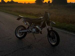 HUSQVARNA SM 125 NERO