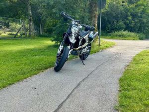 HUSQVARNA 701 SUPERMOTO
