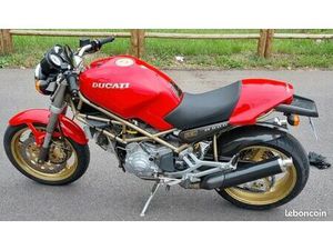 DUCATI 900 MONSTER