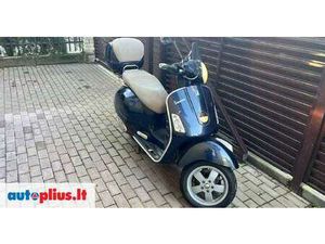 PIAGGIO VESPA 125 CC, SCOOTERS / MOPEDS