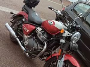 ROYAL ENFIELD SUPER METEOR 650