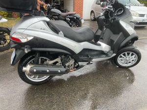 PIAGGIO MP3 400