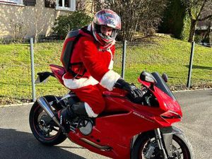 DUCATI 959 PANIGALE, NOMBREUSES PIÈCES CARBONE