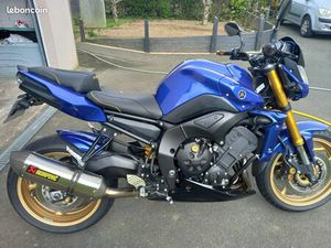 YAMAHA FZ8