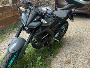 YAMAHA MT125