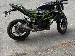 MOTO Z125 / POT AKRAPOVIC / ANNÉE 2021