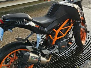 KTM DUKE 390
