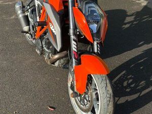 KTM 1290 SUPER DUKE R