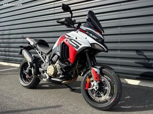 DUCATI MULTISTRADA V4 RS + ECHAPPEMENT RACING, BULLE & PROTÈGES MAINS CARBONE