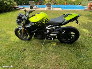 TRIUMPH 765 STREET TRIPLE RS MOTO2 EDITION ÉQUIPÉE 1ÈRE MAIN