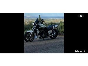 YAMAHA 1200 VMAX