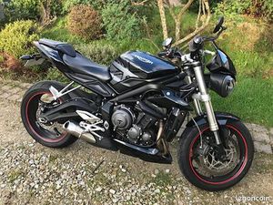 TRIUMPH STREET TRIPLE S 765