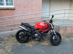 DUCATI MONSTER 796