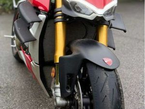 DUCATI STREETFIGHTER V4S