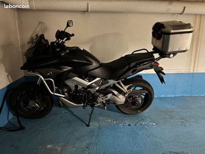 HONDA VFR800X CROSSRUNNER – 9079 KM – UN ÉTAT EXCEPTIONNEL U2028RAISON DE LA VENTE : SÉPARATION FORCÉE SUITE À UN GRAVE ACCIDENT DE SANTÉ