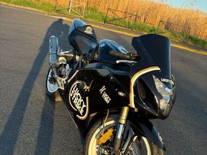 GSXR 750 K5