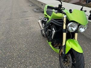 TRIUMPH SPEED TRIPLE 1050