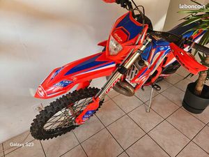 MOTO ENDURO BETA