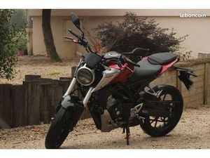 MOTO HONDA 125 – 2300 À DÉBATTRE