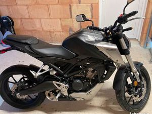 VENDS MOTO HONDA 125 CBR EXCELLENT ÉTAT