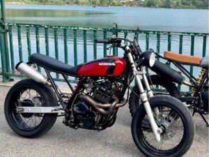 SUPERBE HONDA 600 XLR CAFERACER