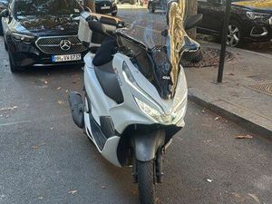 VEND PCX 2019 TTRES BONNE ETAT
