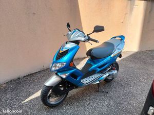 VENDS SCOOTER SPEEDFIGHT 2