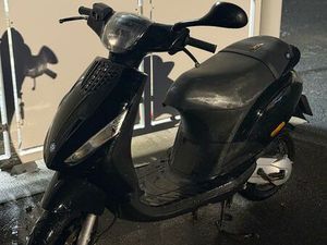 SCOOTER PIAGGIO ZIP 2T