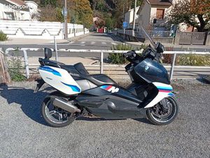 BMW 650 GT 2012 TRÈS BON ÉTAT...