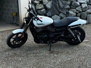 HARLEY DAVIDSON STREET 750