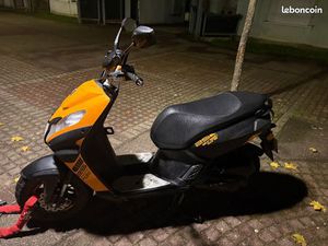 VENDS SCOOTER STREET ZONE