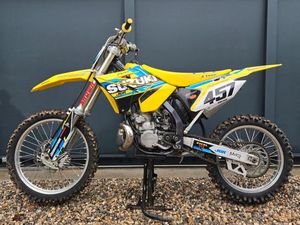 SUZUKI 250 RM