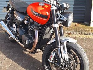 TRIUMPH SPEED TWIN