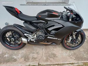 PANIGALE V2 BLACK ON BLACK