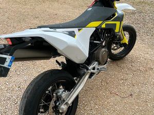 HUSQVARNA 701 SUPERMOTO