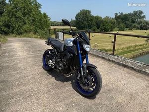 YAMAHA MT-09