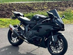 YAMAHA R7 (A2) 1ER MAIN