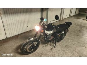 MASH 125 EN PARFAIT ÉTAT ■ACHETÉ CHEZ MASH, ENTIÈREMENT RÉVISÉE, 0 DÉFAUT. ■TOUJOURS ABRITÉE DANS UN GARAGE. ■ACCESSOIRES PORTE-BAGAGE TOP CASE. ■CONSOMME TRÈS 